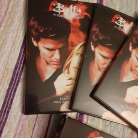 Buffy the Vampire Slayer season 2 box set - Picture 4 of 11